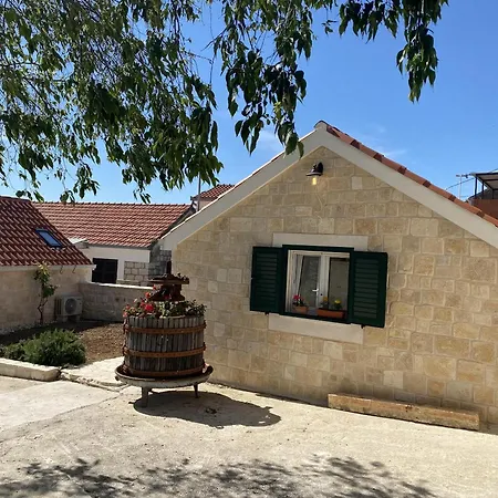 House Little Flower 2 Trogir