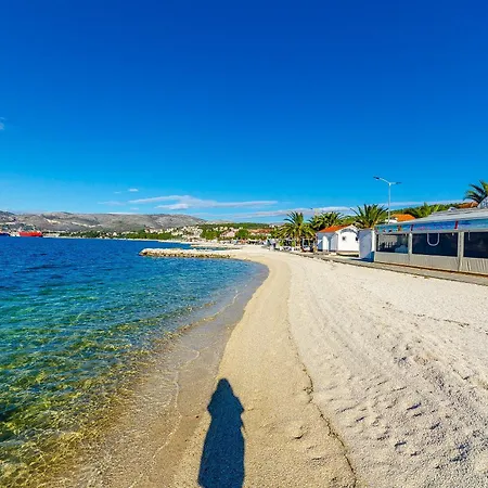 House Little Flower 2 Semesterbostad Trogir