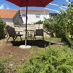 House Little Flower 2 Tatil Evi