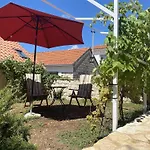 House Little Flower 2 Tatil Evi Trogir