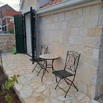 House Little Flower 2 Tatil Evi *